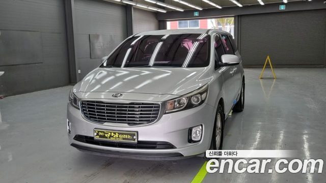 Kia Carnival 11-seater Deluxe — пробег 126 767 км — фото 1 из 5