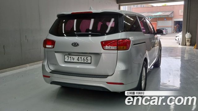 Kia Carnival 11-seater Deluxe — пробег 126 767 км — фото 2 из 5