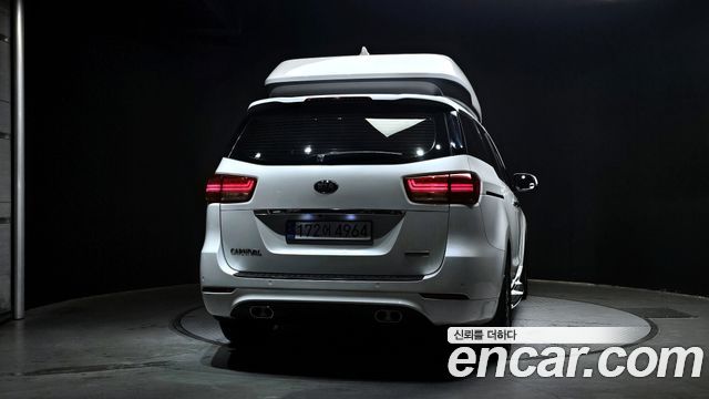 Kia Carnival 11-seater Hi-Limousine Prestige — пробег 97 412 км