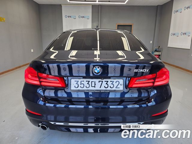 BMW 5-Series 530i Luxury Plus — пробег 57 896 км