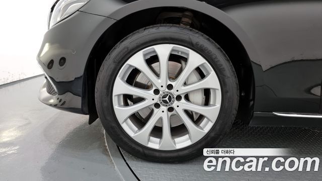 Mercedes-Benz E-Class E300 4MATIC Exclusive — пробег 90 857 км