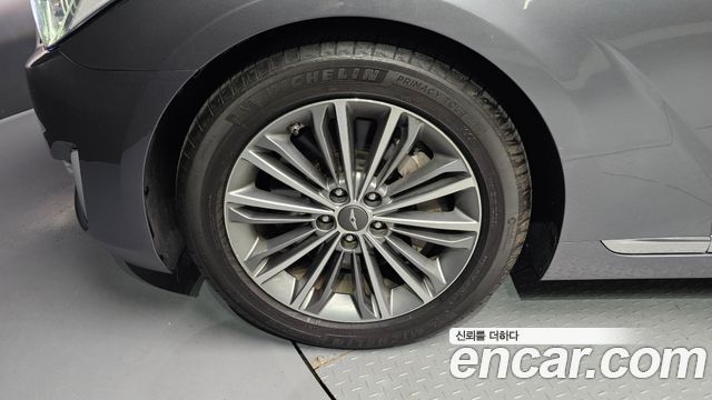 Genesis EQ900 3.3 T-GDI AWD Luxury — пробег 83 424 км