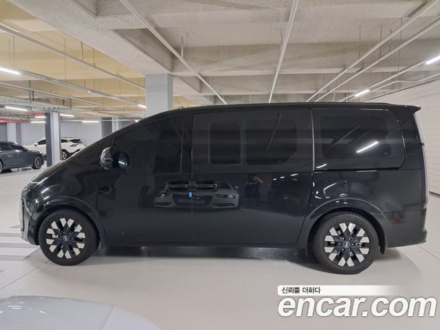 Hyundai Staria L3.5 Lounge 9-Seater Inspiration — пробег 103 000 км