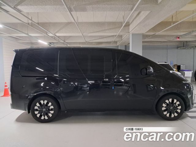 Hyundai Staria L3.5 Lounge 9-Seater Inspiration — пробег 103 000 км