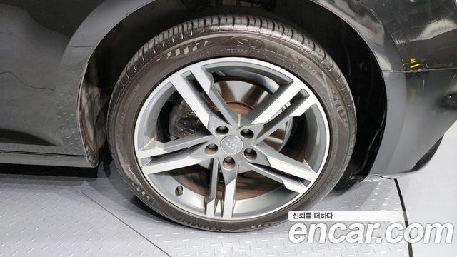 Audi A4 40 TFSI Premium — пробег 88 533 км