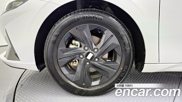 Hyundai AVANTE Smart — пробег 15 460 км