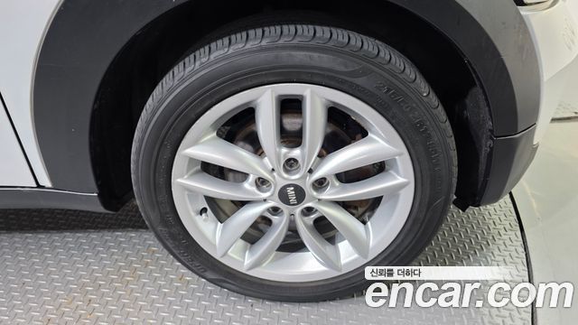 Mini Countryman Standard 1st — пробег 239 064 км