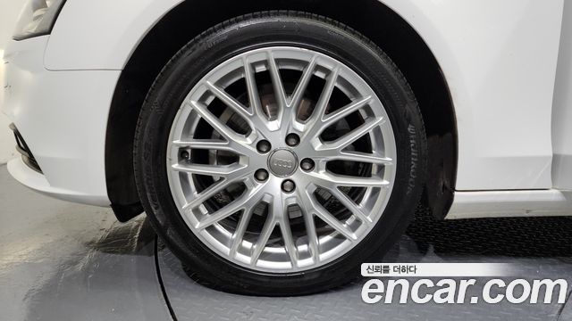 Audi A4 30 TDI Dynamic B8 — пробег 100 281 км