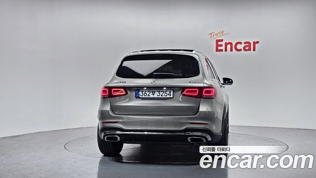 Mercedes-Benz GLC-Class GLC300 4MATIC — пробег 66 826 км