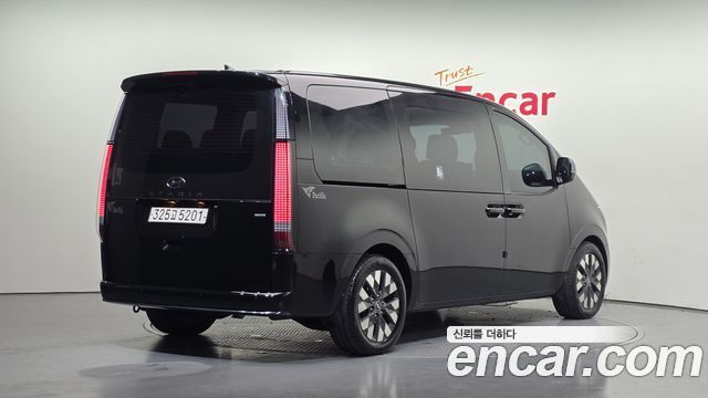 Hyundai Staria 4WD Lounge 7-Seater Inspiration — пробег 40 973 км
