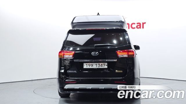 Kia Carnival 7-seater Hi-limousine President — пробег 98 923 км