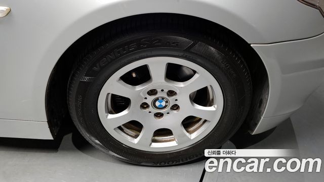 BMW 5-Series 523i Sedan — пробег 141 234 км