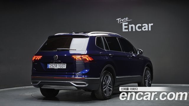 Volkswagen Tiguan 2.0 TSI Prestige — пробег 8 461 км — фото 2 из 5