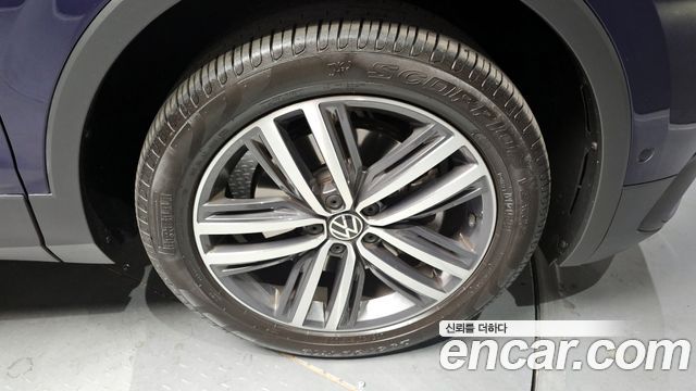 Volkswagen Tiguan 2.0 TSI Prestige — пробег 8 461 км — фото 5 из 5