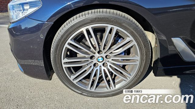 BMW 5-Series 530i xDrive M Sport Package Plus — пробег 137 279 км — фото 5 из 5