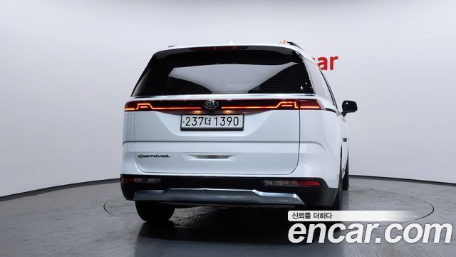 Kia Carnival 9-Seater Signature — пробег 74 340 км — фото 4 из 5