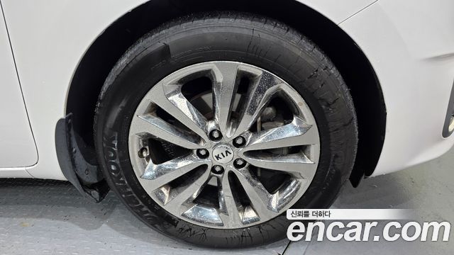 Kia Carnival 7-seater Limousine VIP — пробег 212 052 км — фото 5 из 5