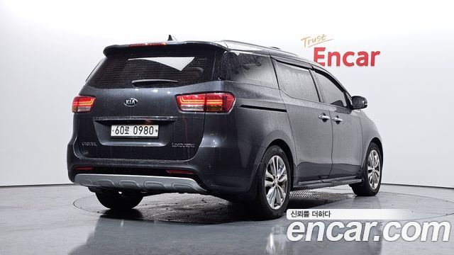 Kia Carnival 7-seater Limousine VIP — пробег 166 964 км — фото 2 из 5