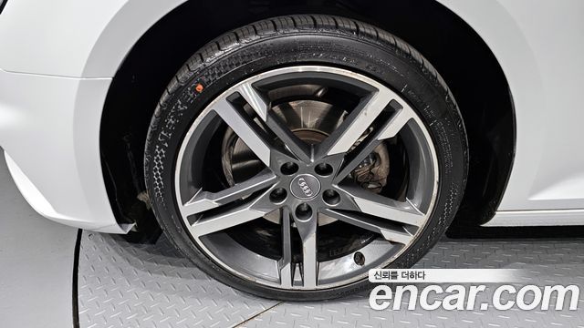 Audi A4 из Кореи Encar