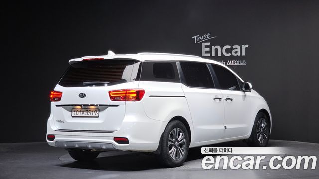 Kia Carnival из Кореи Encar
