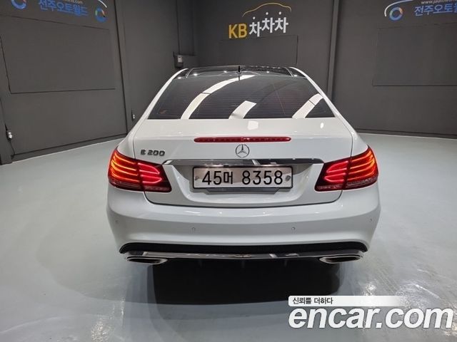 Mercedes-Benz E-Class E200 Coupe — пробег 97 300 км — фото 4 из 5