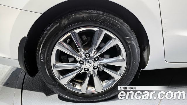 Kia Carnival 7-Seater Limousine VIP — пробег 138 780 км — фото 5 из 5