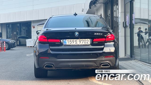 BMW 5-Series 530e M Sport — пробег 47 349 км — фото 4 из 5