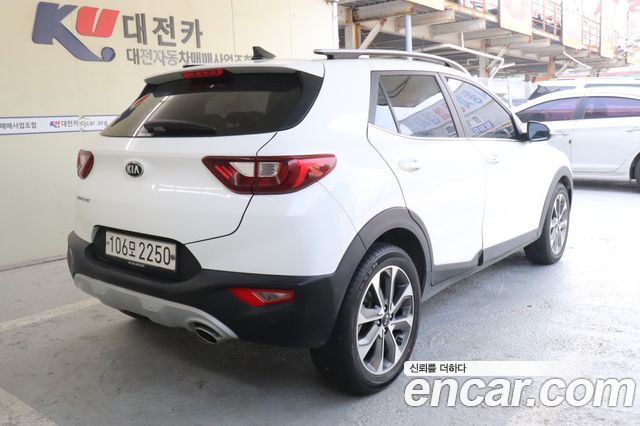 Kia Stonic из Кореи Encar