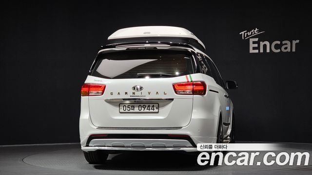 Kia Carnival из Кореи Encar
