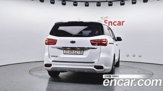 Kia Carnival из Кореи Encar