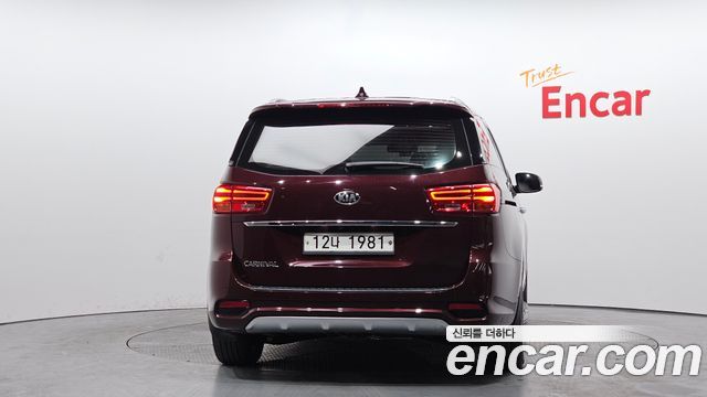 Kia Carnival из Кореи Encar