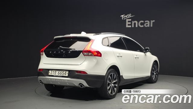 Volvo V40 из Кореи Encar