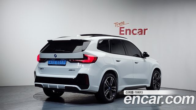 BMW iX1 из Кореи Encar