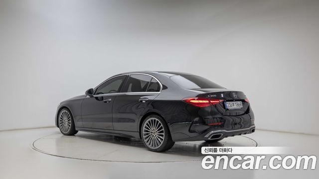 Mercedes-Benz C-Class C300 4MATIC AMG Line — пробег 72 842 км — фото 2 из 5