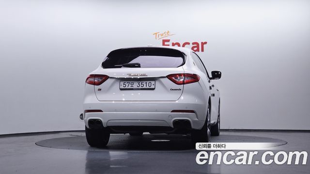 Maserati Levante из Кореи Encar