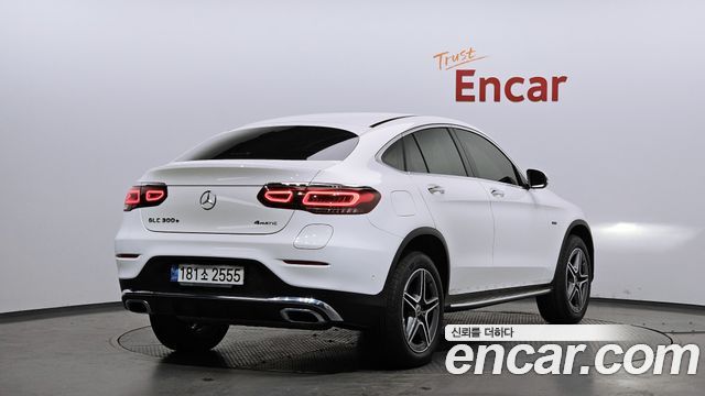 Mercedes-Benz GLC-Class GLC300e 4MATIC Coupe — пробег 54 472 км — фото 2 из 5