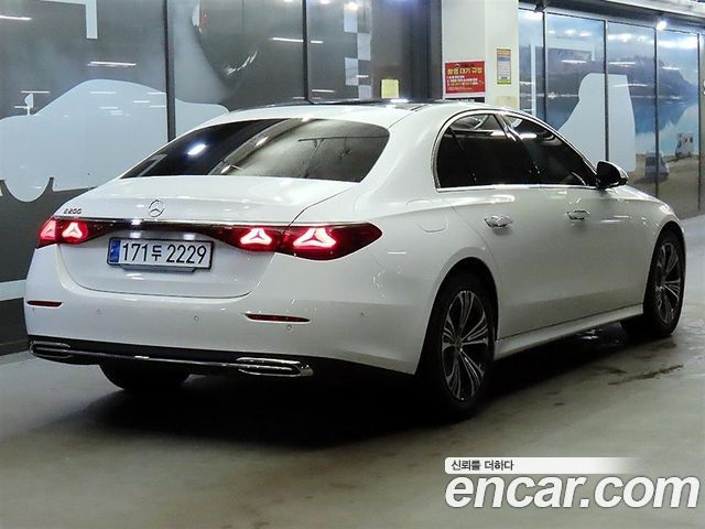 Mercedes-Benz E-Class из Кореи Encar