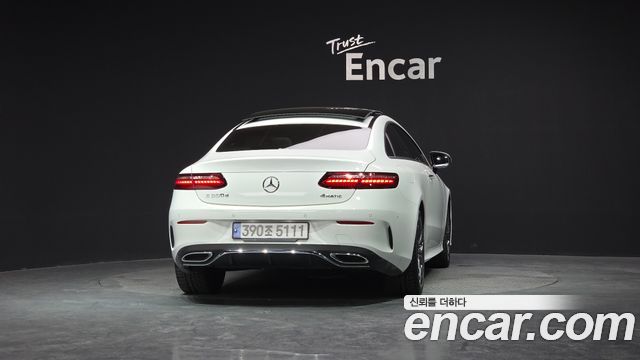 Mercedes-Benz E-Class E300d 4MATIC Coupe — пробег 49 292 км — фото 4 из 5