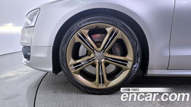 Audi S8 4.0 TFSI quattro D4 — пробег 487 887 км