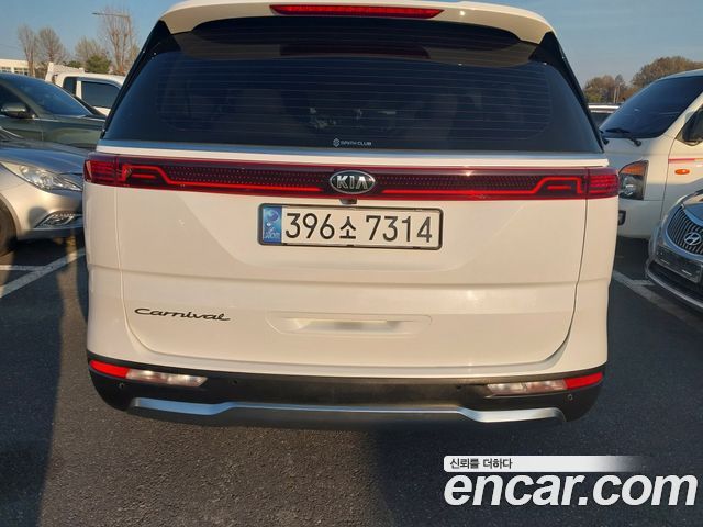 Kia Carnival из Кореи Encar