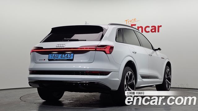 Audi e-tron из Кореи Encar
