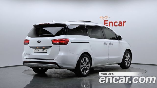 Kia Carnival из Кореи Encar