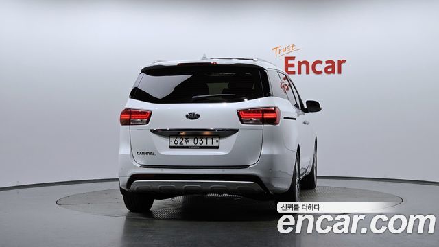 Kia Carnival из Кореи Encar