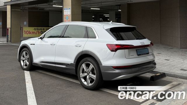 Audi e-tron из Кореи Encar