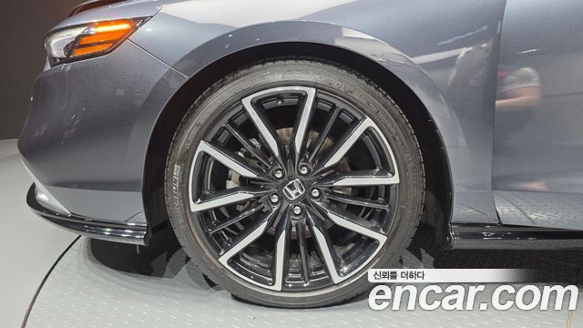 Honda Accord 2.0 Hybrid Touring — пробег 14 738 км