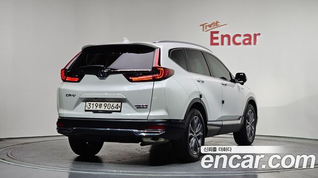 Honda CR-V 2.0 Hybrid Touring 4WD — пробег 66 562 км