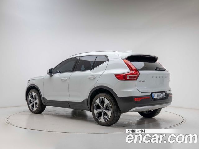 Volvo XC40 B4 Ultra Bright — пробег 1 447 км — фото 2 из 5