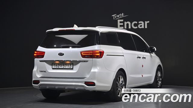 Kia Carnival из Кореи Encar