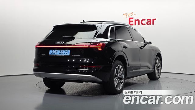 Audi e-tron из Кореи Encar
