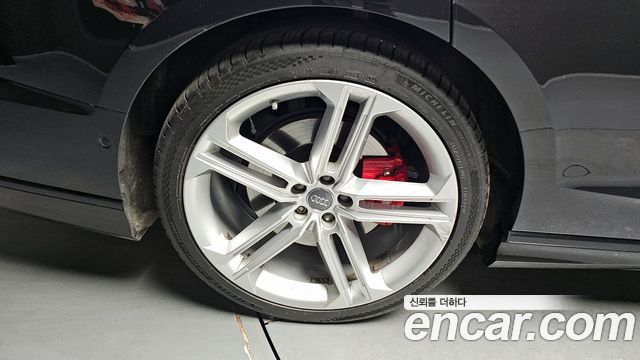 Audi S8 4.0 TFSI Quattro LWB — пробег 122 628 км